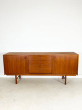 Afbeelding in Gallery-weergave laden, Scandinavische Vintage Sideboard / Dressoir, &#39;Korsör&#39; jaren 60 IKEA
