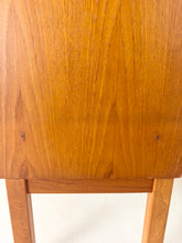 Afbeelding in Gallery-weergave laden, Teak Kast

