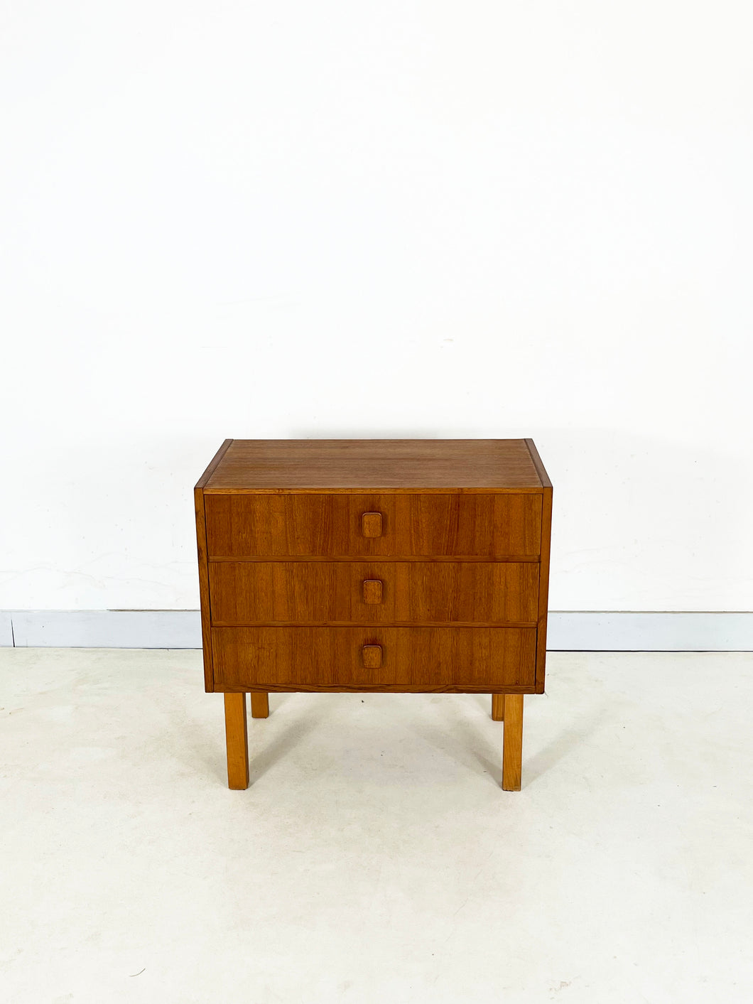 Vintage ladekast uit Scandinavië
