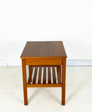 Afbeelding in Gallery-weergave laden, Vintage Nachtkastjes (set van 2)
