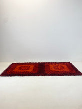 Load image into Gallery viewer, Vintage Wollen Vloerkleed &#39;Ryamatta&#39;
