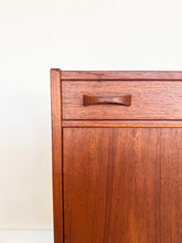 Afbeelding in Gallery-weergave laden, Ulferts Vintage Sideboard / Dressoir
