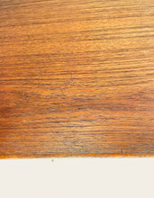 Afbeelding in Gallery-weergave laden, Lage Teak Kast
