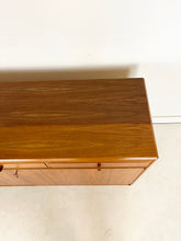 Afbeelding in Gallery-weergave laden, Klein Teak Dressoir, Bertil Fridhagen voor Bodafors
