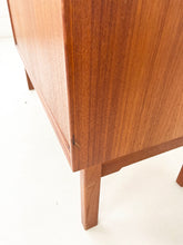 Afbeelding in Gallery-weergave laden, Vintage Teak Boekenkast / Wandkast
