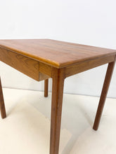 Load image into Gallery viewer, Teak Nachtkastje / Bijzettafel
