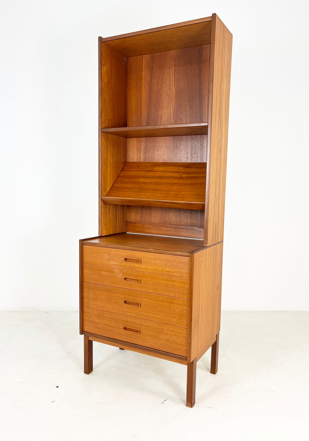 Smalle Teak Boekenkast / Wandkast