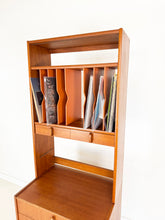 Afbeelding in Gallery-weergave laden, Vintage Wandkast / Platenkast, Bertil Fridhagen voor Bodafors
