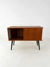 Afbeelding in Gallery-weergave laden, Vintage Teak Schuifdeurkast
