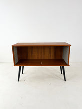 Afbeelding in Gallery-weergave laden, Vintage Teak Schuifdeurkast

