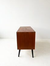 Afbeelding in Gallery-weergave laden, Vintage Teak Schuifdeurkast
