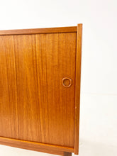 Load image into Gallery viewer, Zweeds Teak Kastje
