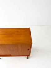 Load image into Gallery viewer, Zweeds Teak Kastje
