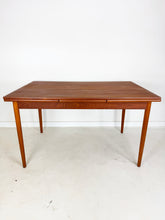 Afbeelding in Gallery-weergave laden, Uitschuifbare Vintage Teak Tafel
