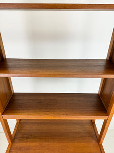 Hoge Teak Boekenkast (1/2)