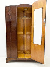 Afbeelding in Gallery-weergave laden, Art Deco Kledingkast, Camphor
