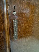 Afbeelding in Gallery-weergave laden, Art Deco Kledingkast, Camphor

