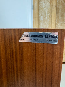 Brede Teak Dressoir / Sideboard uit Zweden, Möbelfabriken Linden