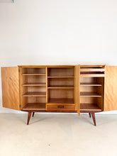 Load image into Gallery viewer, Vintage Highboard / Dressoir
