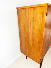 Load image into Gallery viewer, Vintage Highboard / Dressoir
