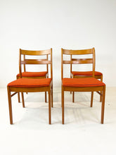 Afbeelding in Gallery-weergave laden, Zweedse Vintage Stoelen (set van 4)
