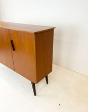 Afbeelding in Gallery-weergave laden, Scandinavisch Teak Dressoir
