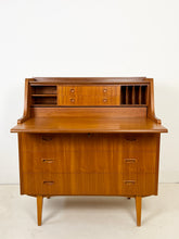 Load image into Gallery viewer, Vintage Secretaire uit Scandinavië
