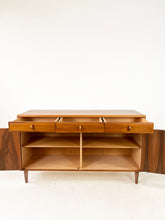 Afbeelding in Gallery-weergave laden, Klein Teak Dressoir / Sideboard, Bertil Fridhagen voor Bodafors
