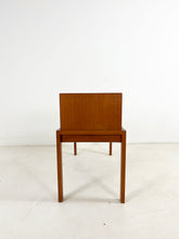 Afbeelding in Gallery-weergave laden, Teakhouten Bankje / Bijzettafel
