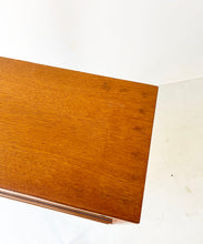 Load image into Gallery viewer, Vintage Vitrinehkastje
