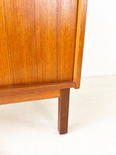 Load image into Gallery viewer, Scandinavische Vintage Boekenkast / Wandkast
