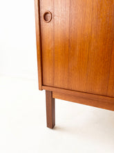 Load image into Gallery viewer, Scandinavische Vintage Boekenkast / Wandkast

