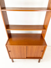 Load image into Gallery viewer, Scandinavische Vintage Boekenkast / Wandkast
