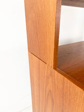 Load image into Gallery viewer, Scandinavische Vintage Boekenkast / Wandkast
