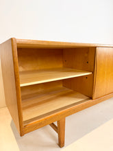 Afbeelding in Gallery-weergave laden, Erik Wørts Eiken Dressoir
