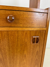 Load image into Gallery viewer, Teak Boekenkast uit Zweden (2/2)

