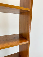 Afbeelding in Gallery-weergave laden, Teak Boekenkast uit Zweden (1/2)
