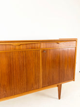 Afbeelding in Gallery-weergave laden, Scandinavisch Vintage Dressoir
