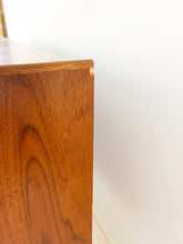 Afbeelding in Gallery-weergave laden, Scandinavisch Vintage Dressoir
