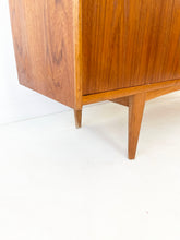 Afbeelding in Gallery-weergave laden, Scandinavisch Vintage Dressoir
