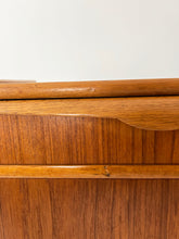 Afbeelding in Gallery-weergave laden, Scandinavisch Vintage Dressoir
