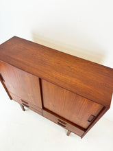 Load image into Gallery viewer, Deense Teak Highboard / Dressoir
