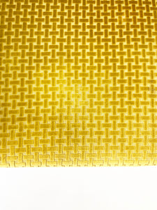 <tc>Yellow Velvet Sofa</tc>