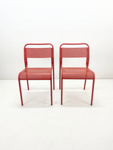 <tc>Red Chairs (set of 2)</tc>