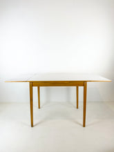 Afbeelding in Gallery-weergave laden, Vintage &#39;Edsbyverken&#39; Tafel
