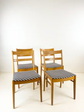Load image into Gallery viewer, 4 Dining Chairs
