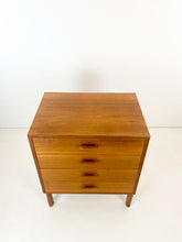 Afbeelding in Gallery-weergave laden, Teak Ladekast
