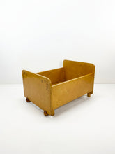 Load image into Gallery viewer, &lt;tc&gt;Extendable Vintage Children&#39;s Bed&lt;/tc&gt;
