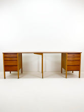 Afbeelding in Gallery-weergave laden, Scandinavische Teak Dubbel Bureau
