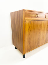 Afbeelding in Gallery-weergave laden, Zweedse Teak Vintage Dressoir, Bertil Fridhagen voor Bodafors
